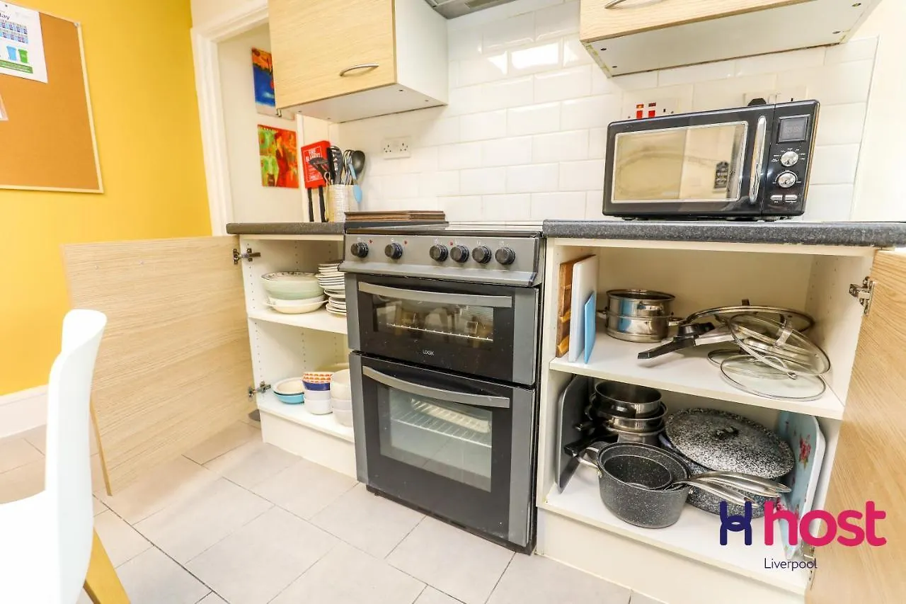 Holiday home Carlton Villa: Gorgeous Detached Home With Parking Liverpool