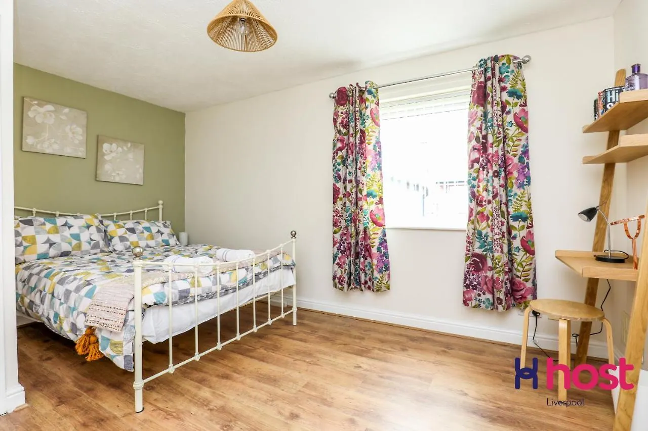 Holiday home Carlton Villa: Gorgeous Detached Home With Parking Liverpool